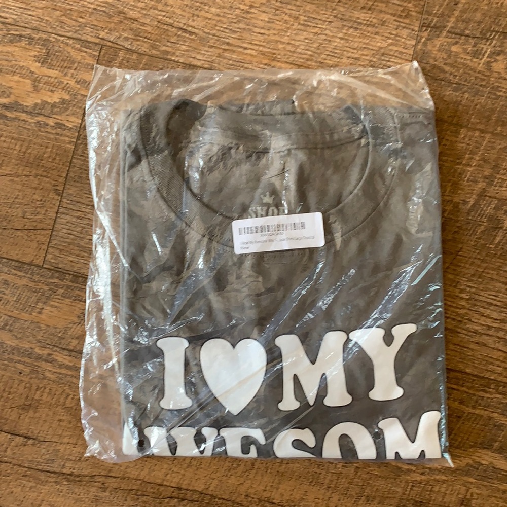 NWT  SHOP  “ I love my awesome wife” T - shirt